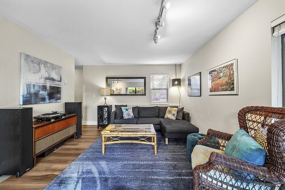 101 2935 Spruce Street Vancouver, BC - 5