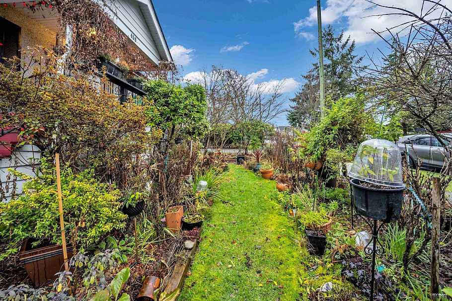 458 E 9th Street North Vancouver, BC - 29