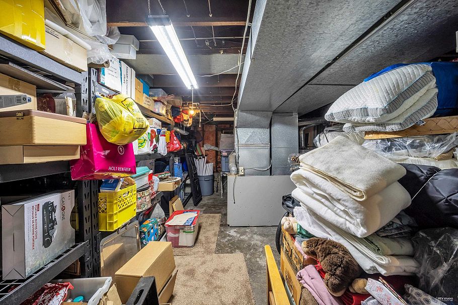 458 E 9th Street North Vancouver, BC - 22