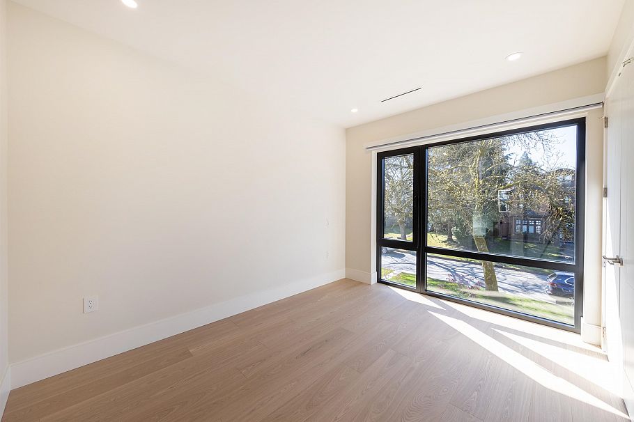 4039 W 11th Avenue Vancouver, BC - 22