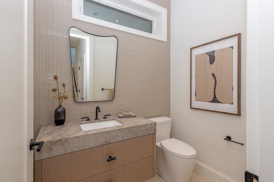 2380 E 5th Avenue Vancouver, BC - 10