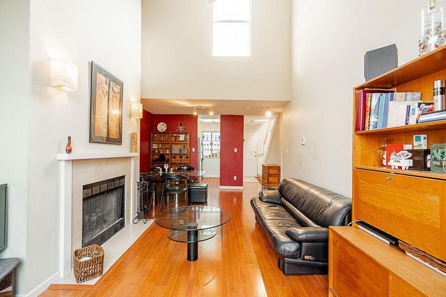 304 592 W 16th Avenue Vancouver, BC - 9