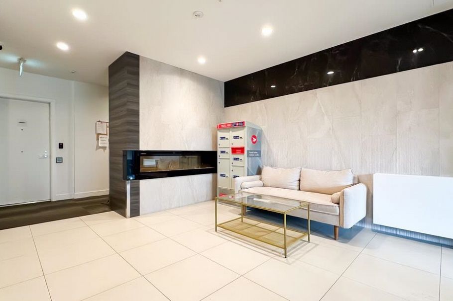 302 6733 Cambie Street Vancouver, BC - 4