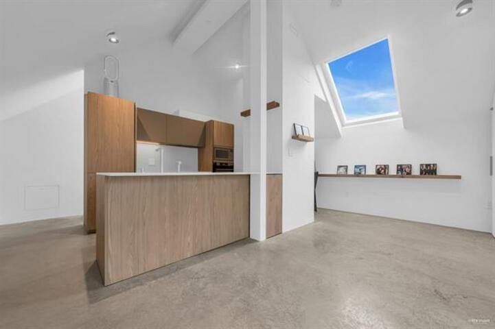 3 829 Keefer Street Vancouver, BC - 2