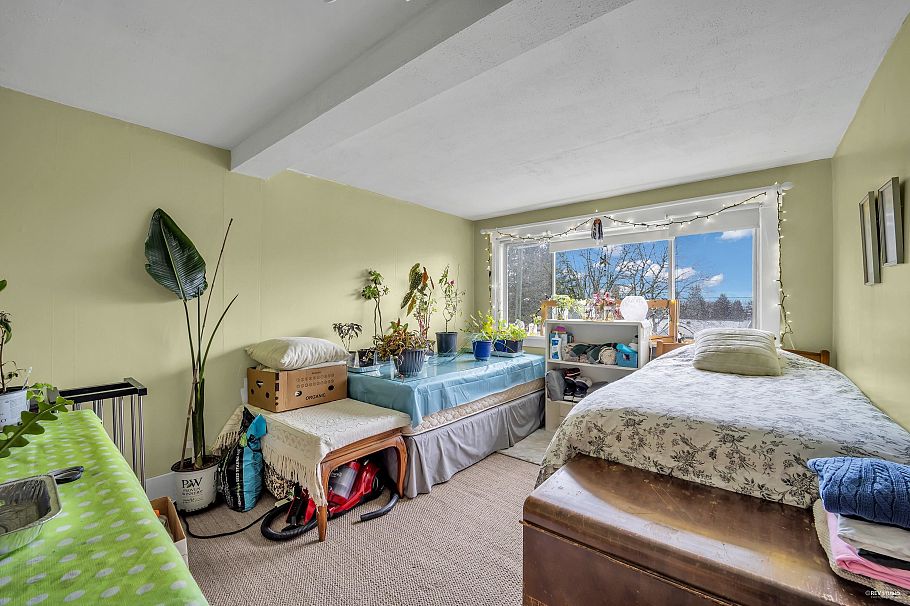 458 E 9th Street North Vancouver, BC - 15