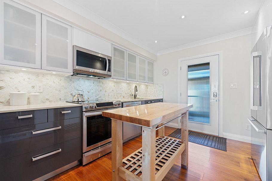 412 E 2nd Street North Vancouver, BC - 6