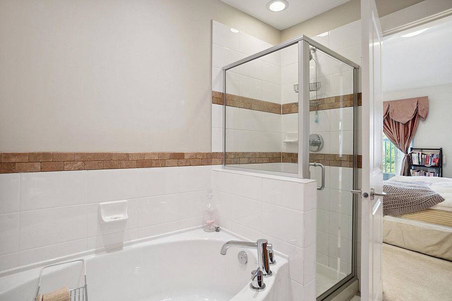 7411 Columbia Street Vancouver, BC - 21