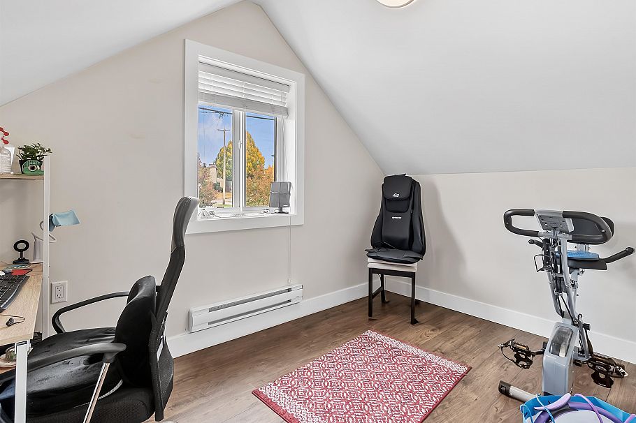 2699 E 7th Avenue Vancouver, BC - 25