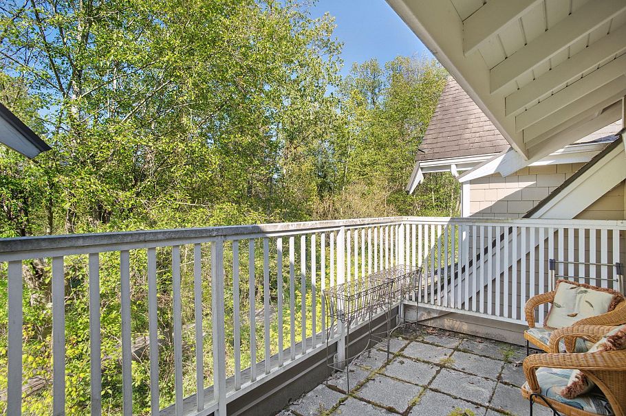 7411 Columbia Street Vancouver, BC - 26