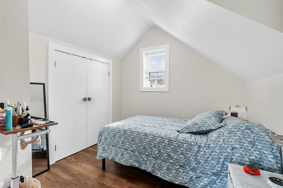 2699 E 7th Avenue Vancouver, BC - 27