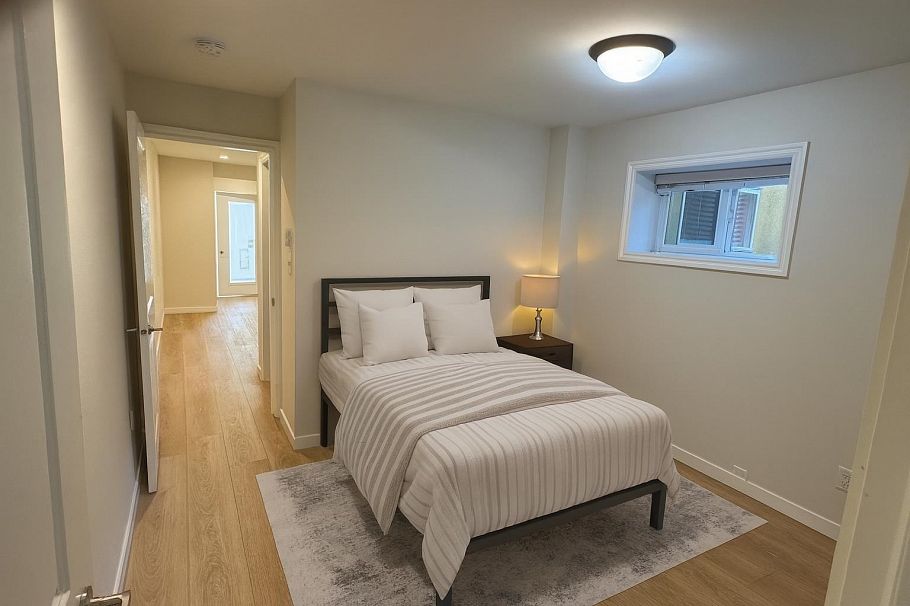 412 E 2nd Street North Vancouver, BC - 27