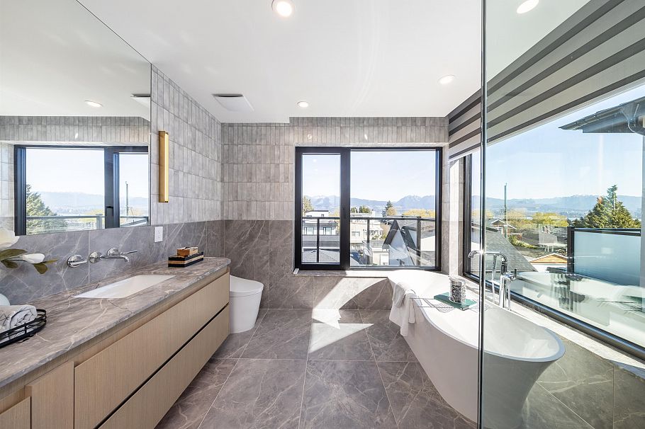 4039 W 11th Avenue Vancouver, BC - 20