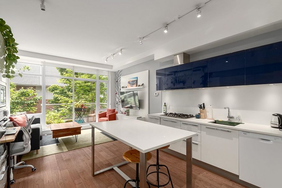 227 108 E 1st Avenue Vancouver, BC - 1