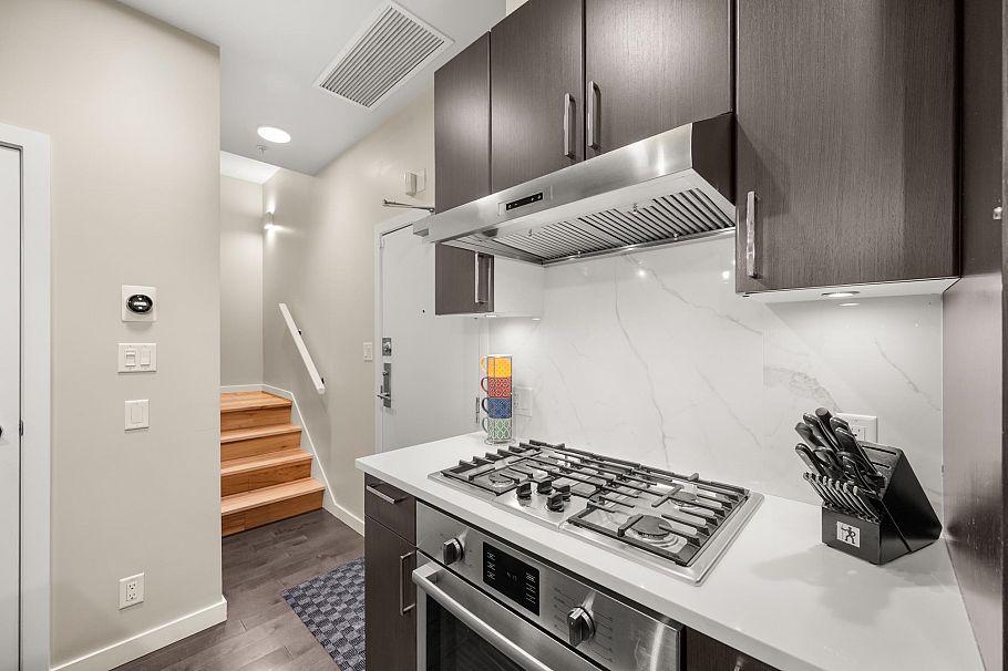 66 W 1st Avenue Vancouver, BC - 20