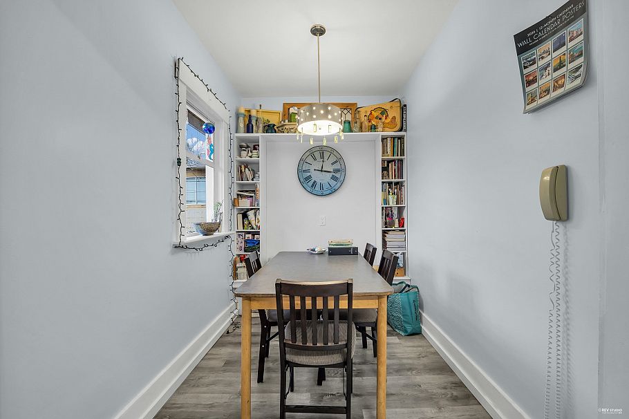 458 E 9th Street North Vancouver, BC - 10