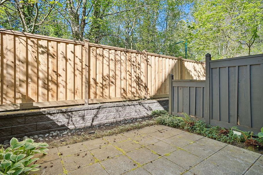 7411 Columbia Street Vancouver, BC - 29