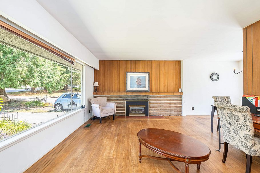 951 Canyon Boulevard North Vancouver, BC - 4