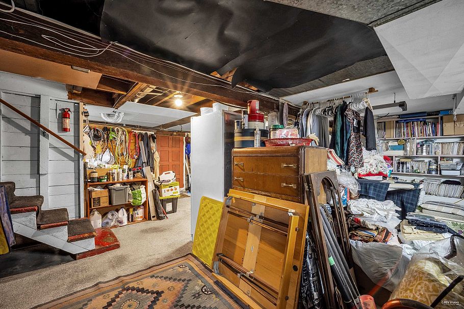 458 E 9th Street North Vancouver, BC - 24