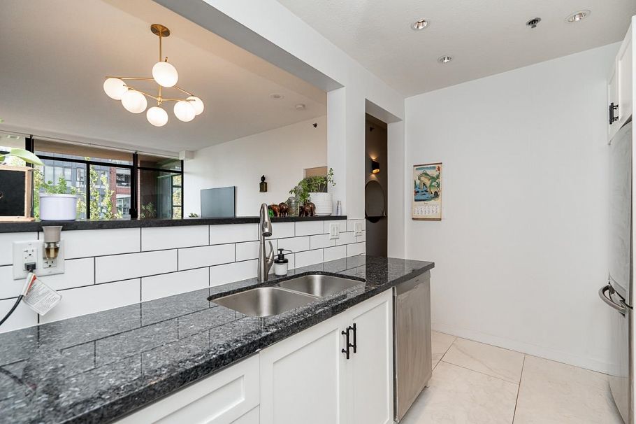 408 503 W 16th Avenue Vancouver, BC - 13