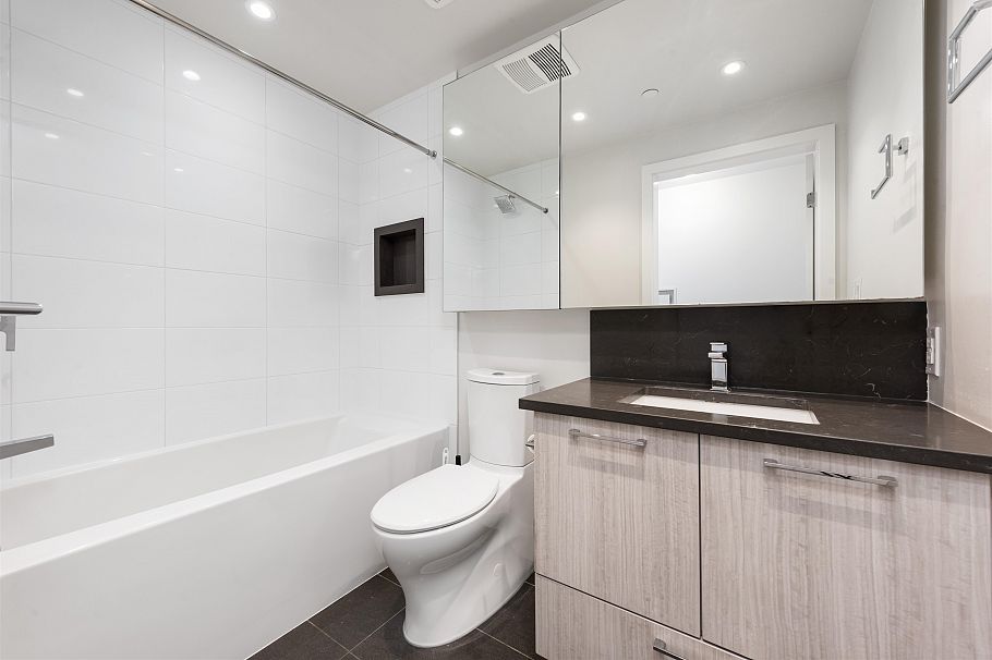 601 8570 Rivergrass Drive Vancouver, BC - 12