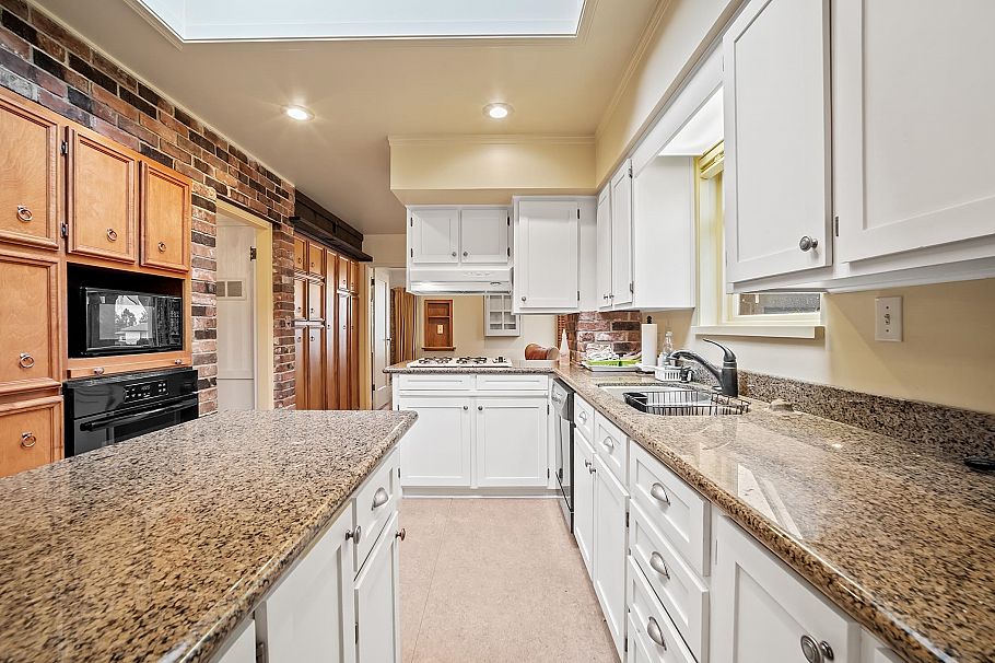 3537 W 31st Avenue Vancouver, BC - 13