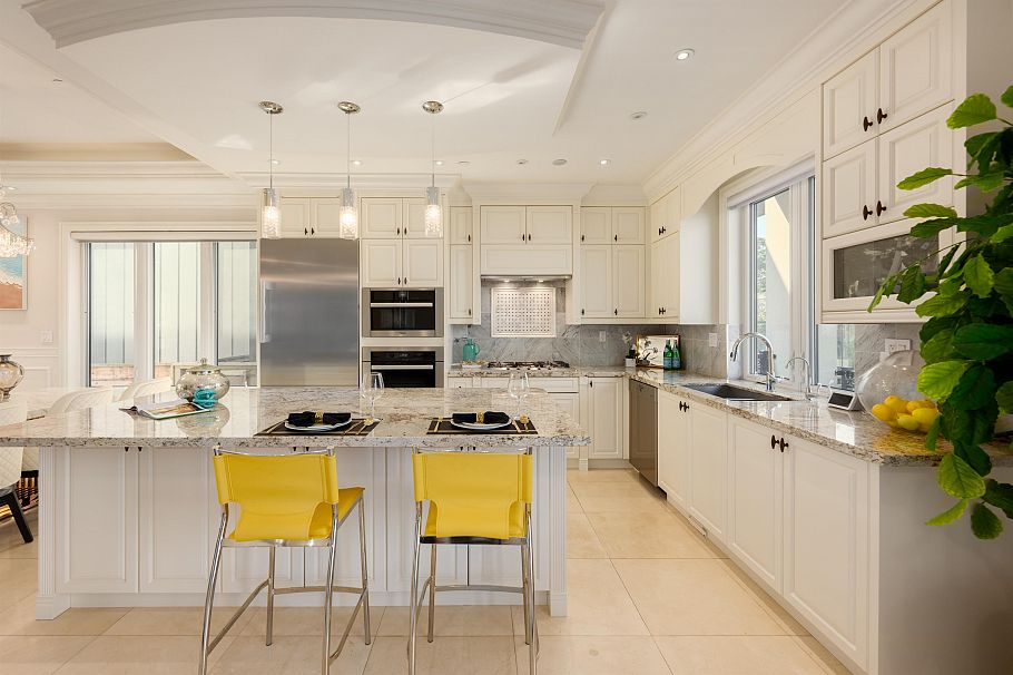 4043 W 11th Avenue Vancouver, BC - 11