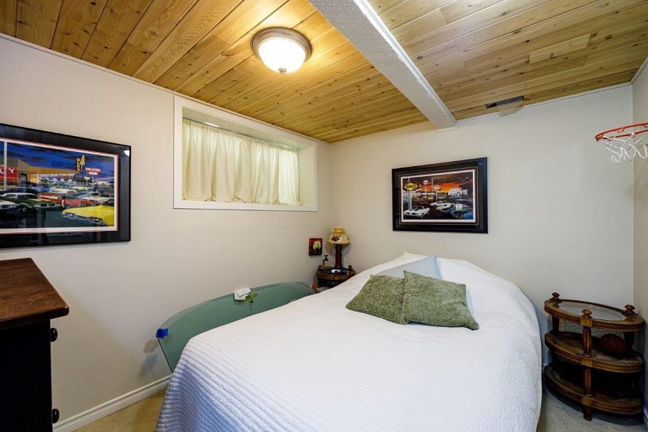 1061 Gladwin Drive North Vancouver, BC - 30