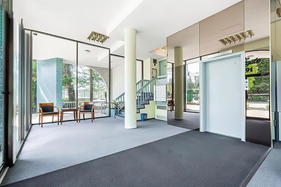 604 4691 W 10th Avenue Vancouver, BC - 4