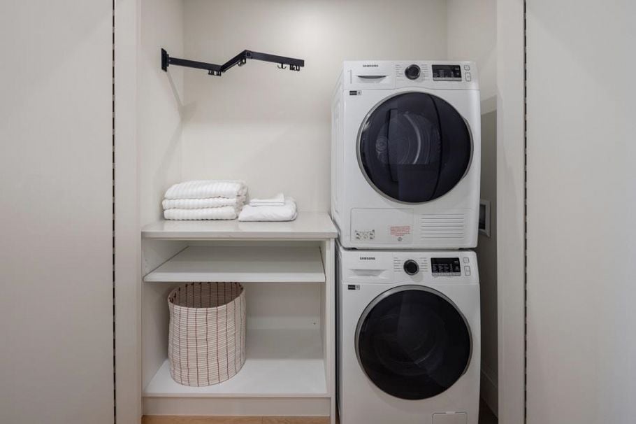 310 2550 Garden Drive Vancouver, BC - 18