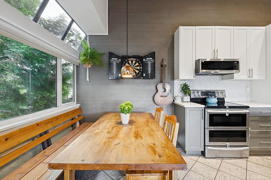 302 146 E 18th Street North Vancouver, BC - 7