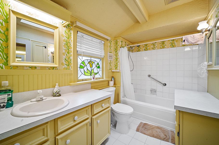 3537 W 31st Avenue Vancouver, BC - 24