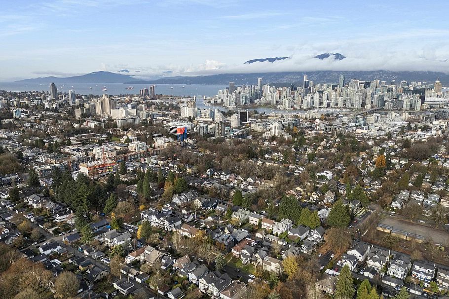 1 273 W 17th Avenue Vancouver, BC - 35