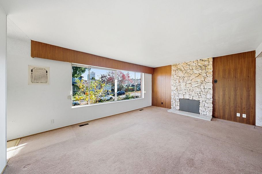 4561 Manor Street Vancouver, BC - 8