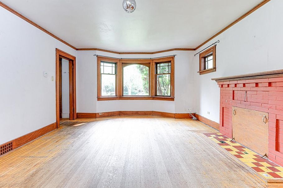 4557 W 14th Avenue Vancouver, BC - 6