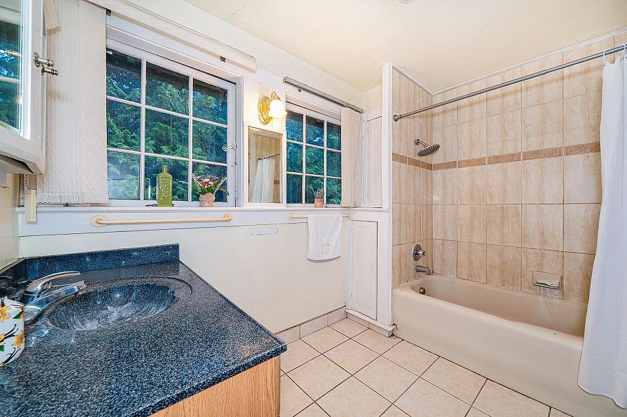 1989 W King Edward Avenue Vancouver, BC - 24