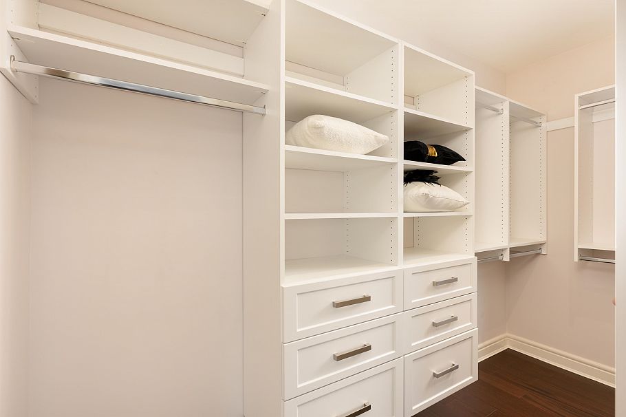 4043 W 11th Avenue Vancouver, BC - 22