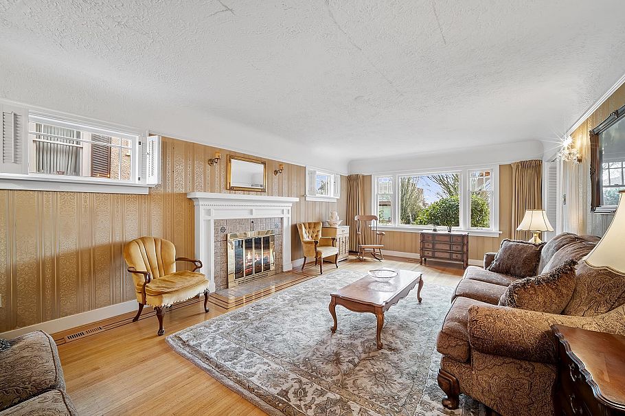 3537 W 31st Avenue Vancouver, BC - 3