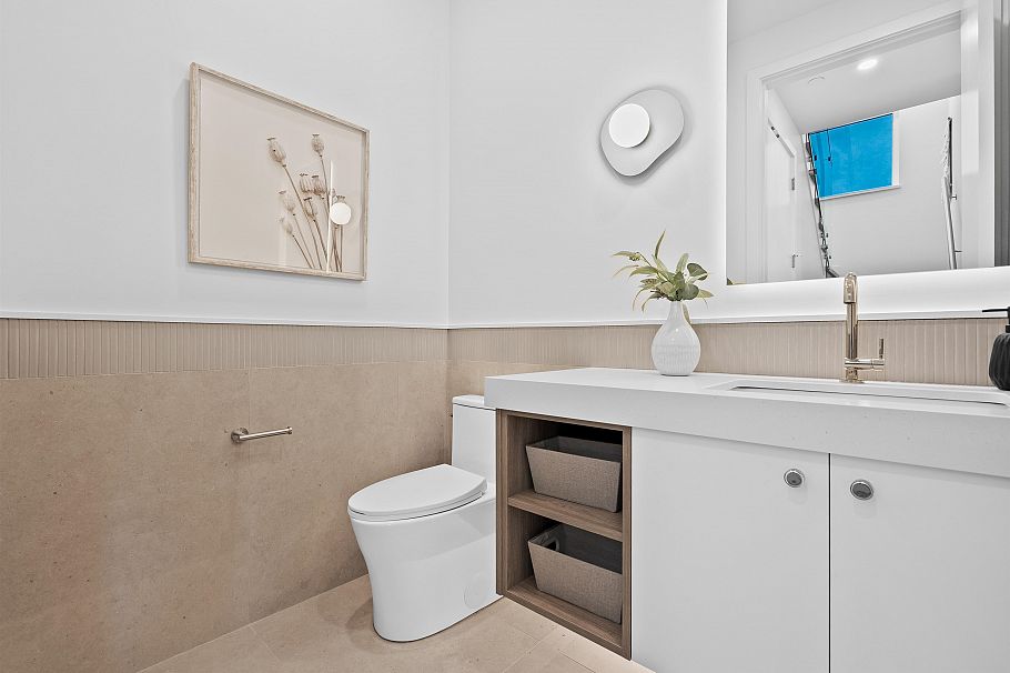 2 2253 Grant Street Vancouver, BC - 17