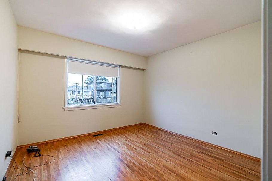 1174 Kelowna Street Vancouver, BC - 16