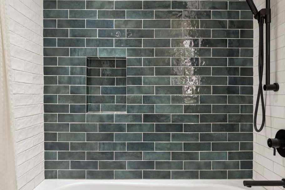 302 146 E 18th Street North Vancouver, BC - 17