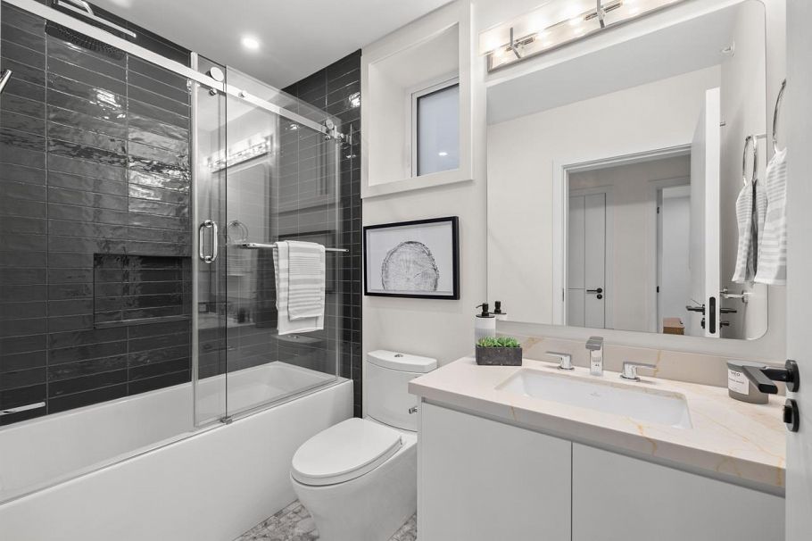 681 W 18th Avenue Vancouver, BC - 19