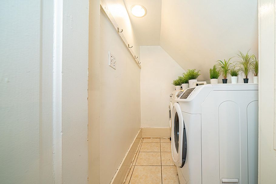 1989 W King Edward Avenue Vancouver, BC - 25