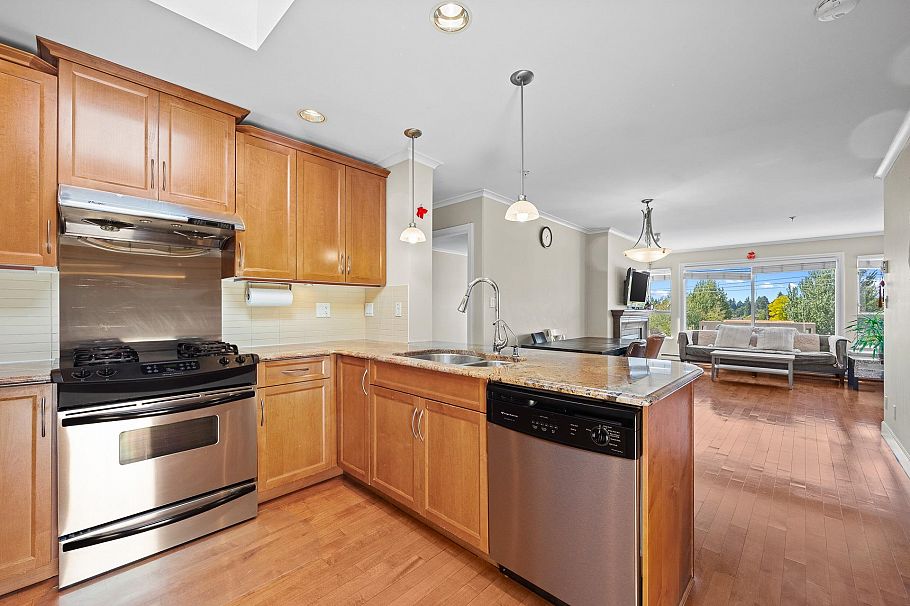 406 2103 W 45th Avenue Vancouver, BC - 3