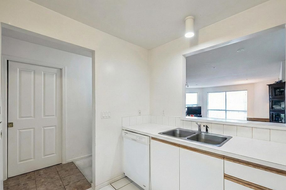 202 525 Wheelhouse Square Vancouver, BC - 24