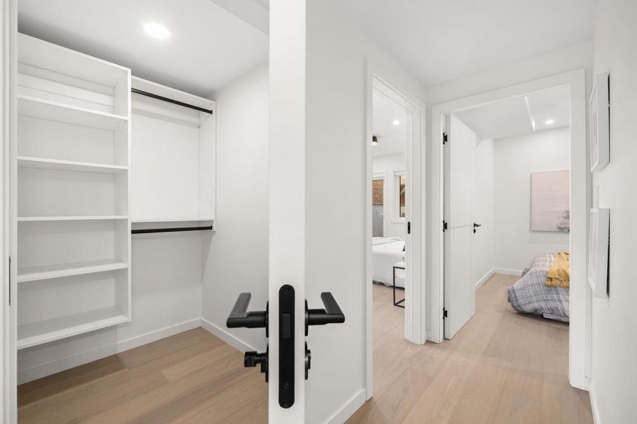 681 W 18th Avenue Vancouver, BC - 18