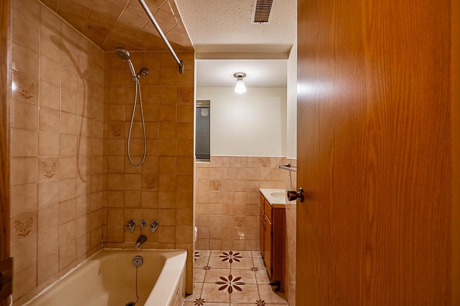 1174 Kelowna Street Vancouver, BC - 25