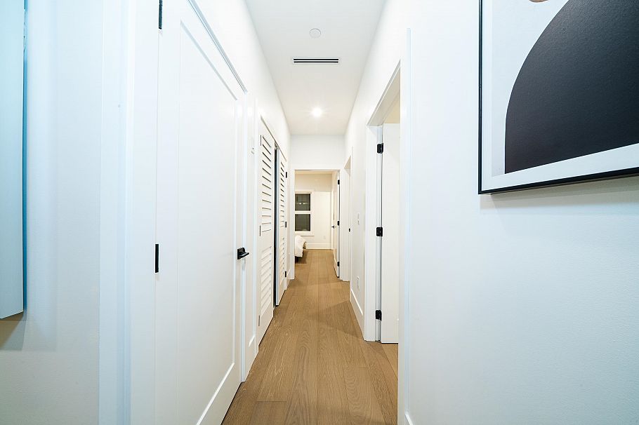 2735 W 8th Avenue Vancouver, BC - 15