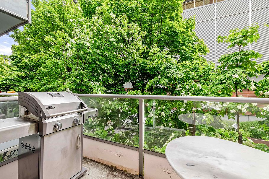 226 108 E 1st Avenue Vancouver, BC - 4