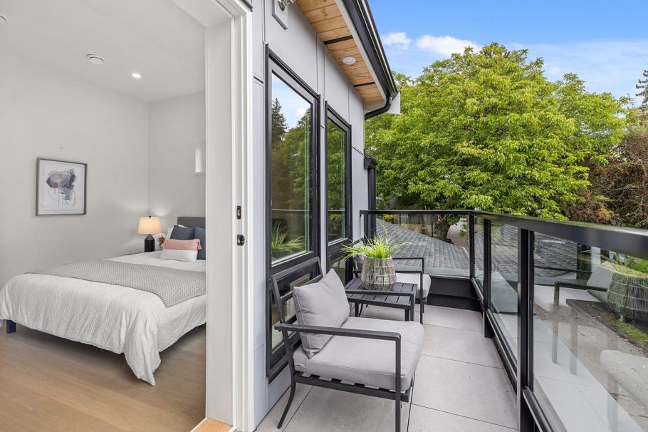 2430 W 49th Avenue Vancouver, BC - 23