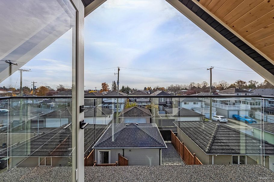 2 150 E 51st Avenue Vancouver, BC - 22